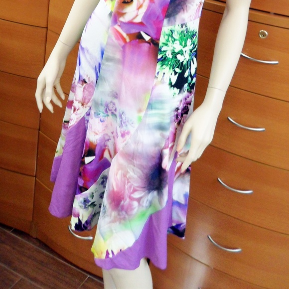 SHORT SLEEVE FLORAL DRESS FLARED SKIRT STRETCH - Picture 7 of 8